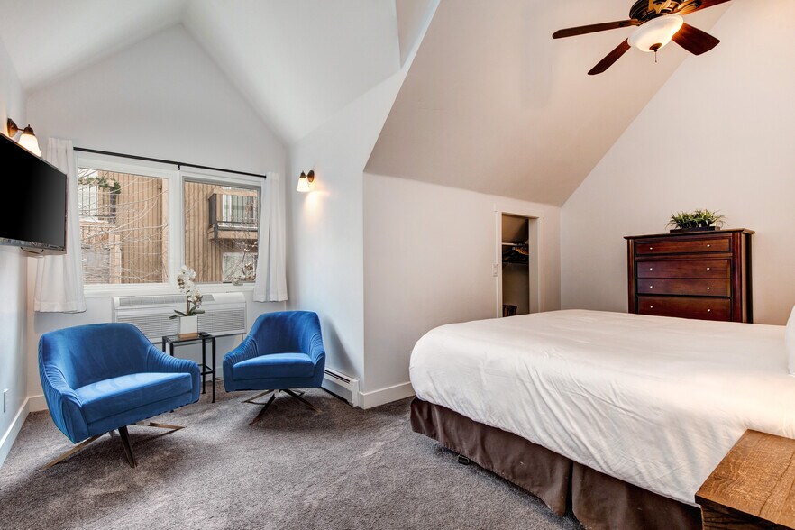 More Photos Of 1469 Woodside Ave, Park City Lodge Meeting Hall For Sale