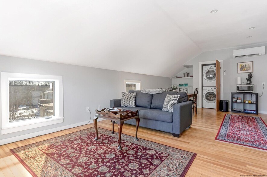 More Photos Of 17 Mill Hill Rd, Woodstock Restaurant For Sale