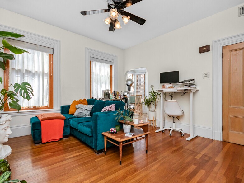 More Photos Of 43 Chestnut St, Boston Apartments For Sale