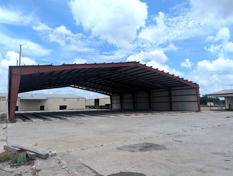 More Photos Of 1509 S Byron Butler Pky, Perry Manufacturing For Sale