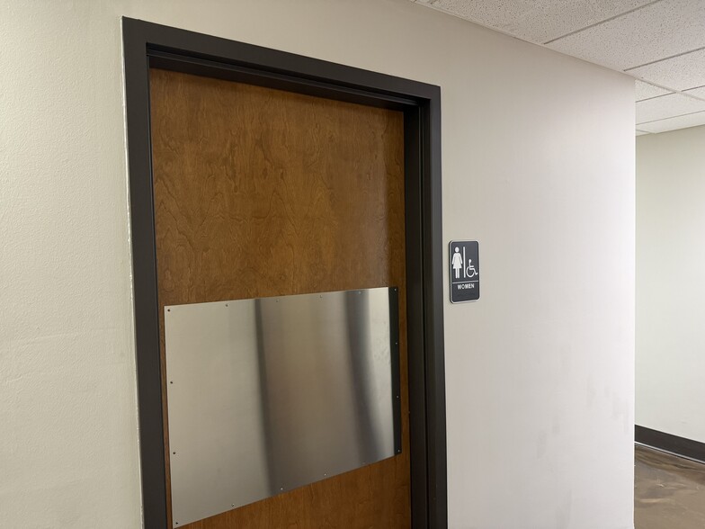 More Photos Of 975 Lombardi Ave, Green Bay Manufacturing For Lease
