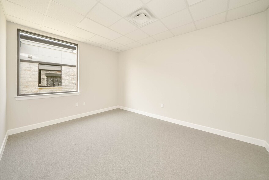 More Photos Of 5501 Cabrera dr, Sugar Land Medical For Lease