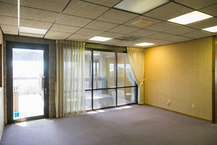 More Photos Of 165 E Southern Ave, Mesa Loft Creative Space For Lease