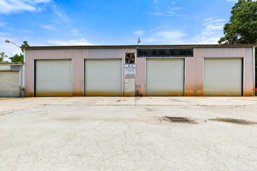 More Photos Of 15928 County Road 108, Hilliard Service For Sale
