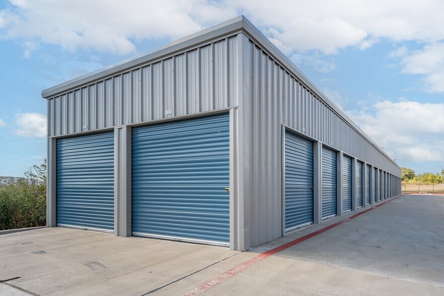 More Photos Of 2333 S New Rd, Waco Self Storage For Sale