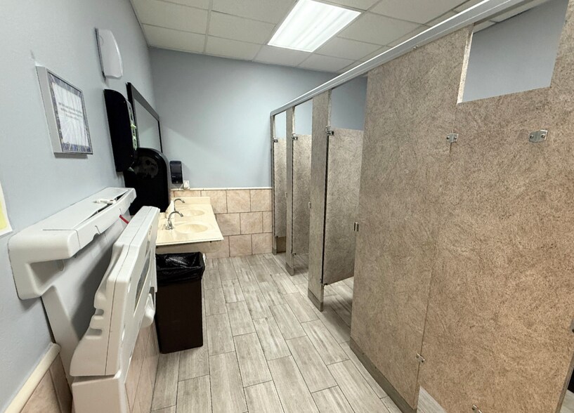 More Photos Of 8600 Guadalupe st, Austin Religious Facility For Sale