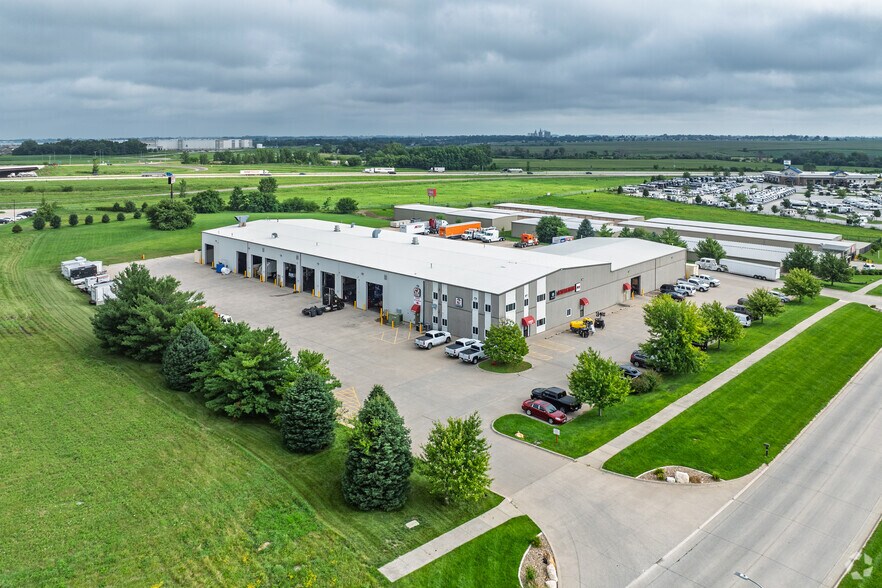 More Photos Of 407 Adventureland Dr NE, Altoona Truck Terminal For Sale