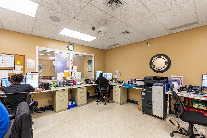 More Photos Of 125 Liberty St, Springfield Medical For Lease