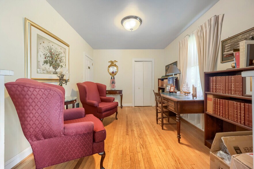More Photos Of 426 S Crain Hwy, Glen Burnie Funeral Home For Sale