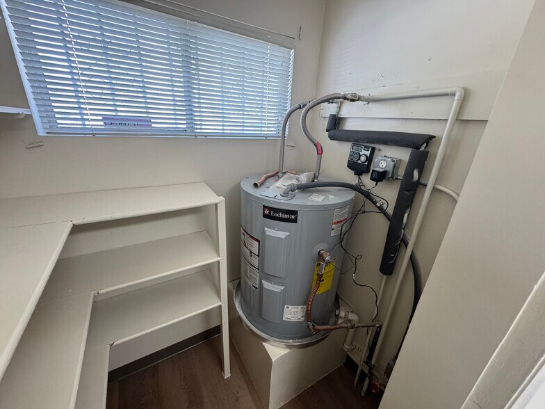 More Photos Of 418 S Maryland Pky, Las Vegas Office For Lease