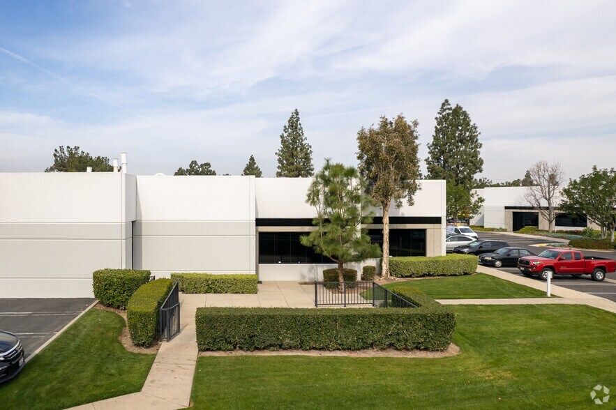 More Photos Of 3002 Dow Ave, Tustin Light Manufacturing For Lease