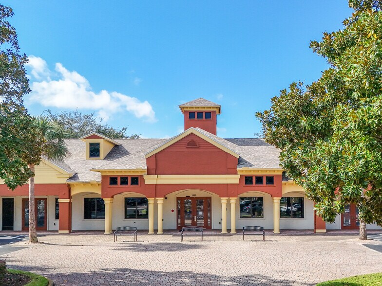 More Photos Of 1928-1936 Salk Ave, Tavares Medical For Lease