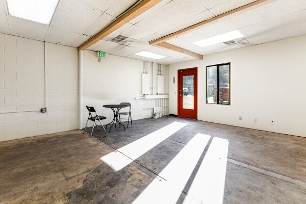More Photos Of 1244 Iron Horse Dr, Park City General Retail For Lease