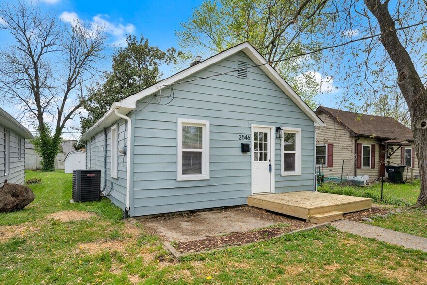 More Photos Of 2550 Broadway St, New Albany Apartments For Sale