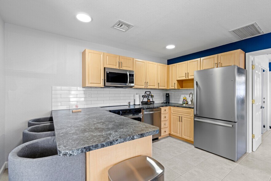 More Photos Of 1301 NE 16th Ter, Fort Lauderdale Apartments For Sale
