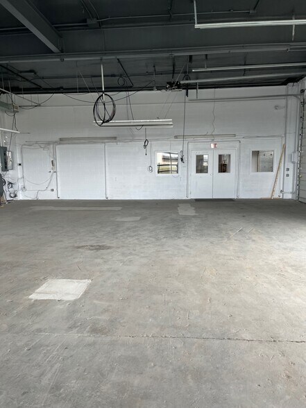 More Photos Of 1140 Chambersburg Rd, Gettysburg Light Distribution For Lease