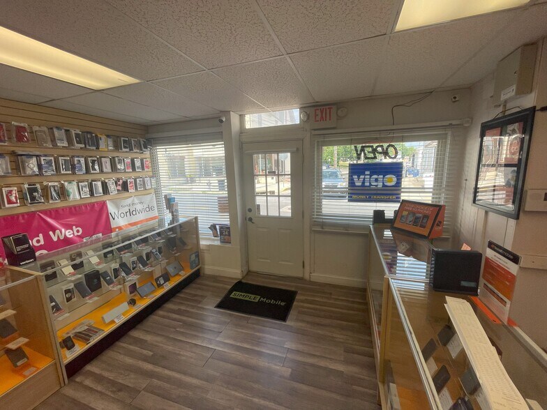 More Photos Of 16-22 N Main St, Ambler Light Manufacturing For Sale