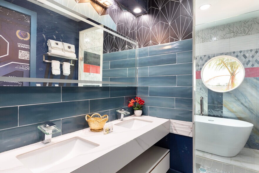 More Photos Of 1015 Fantasy Dr, Davenport Specialty For Sale