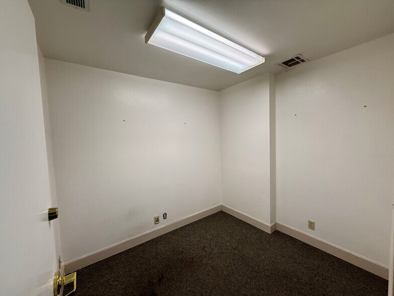 More Photos Of 373 W Saint Charles St, San Andreas Bank For Lease