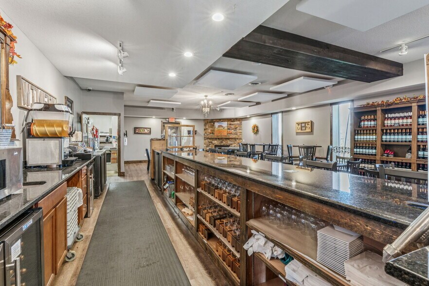 More Photos Of 1720 North Ridge Rd, Findlay General Retail For Sale