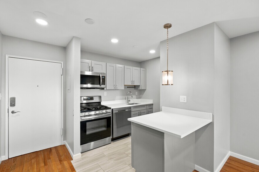 More Photos Of 575 Ellsworth St, Bridgeport Apartments For Sale