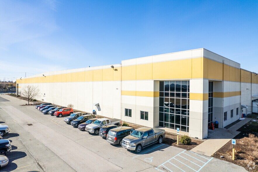 More Photos Of 68 Green Mountain Rd, Hazleton Warehouse For Lease