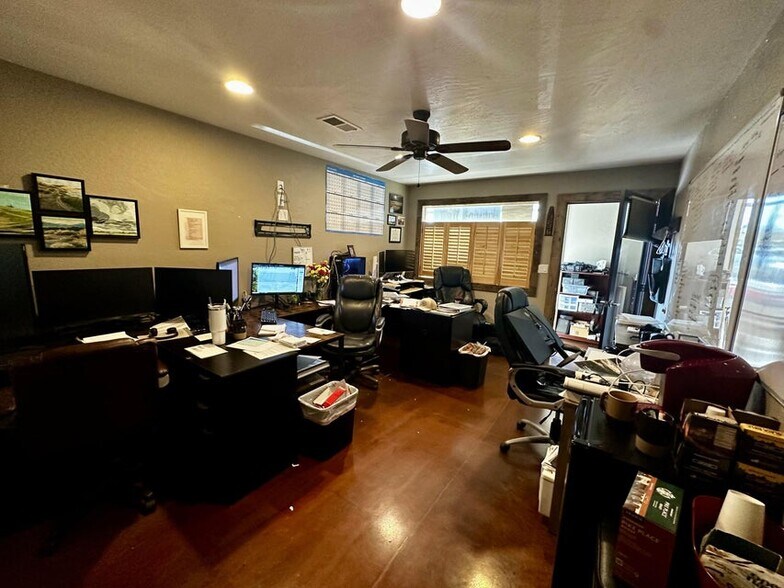 More Photos Of 3811 Crater Lake Hwy, Medford Warehouse For Sale