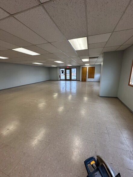 More Photos Of 721 N 2nd St, Rogers General Retail For Lease