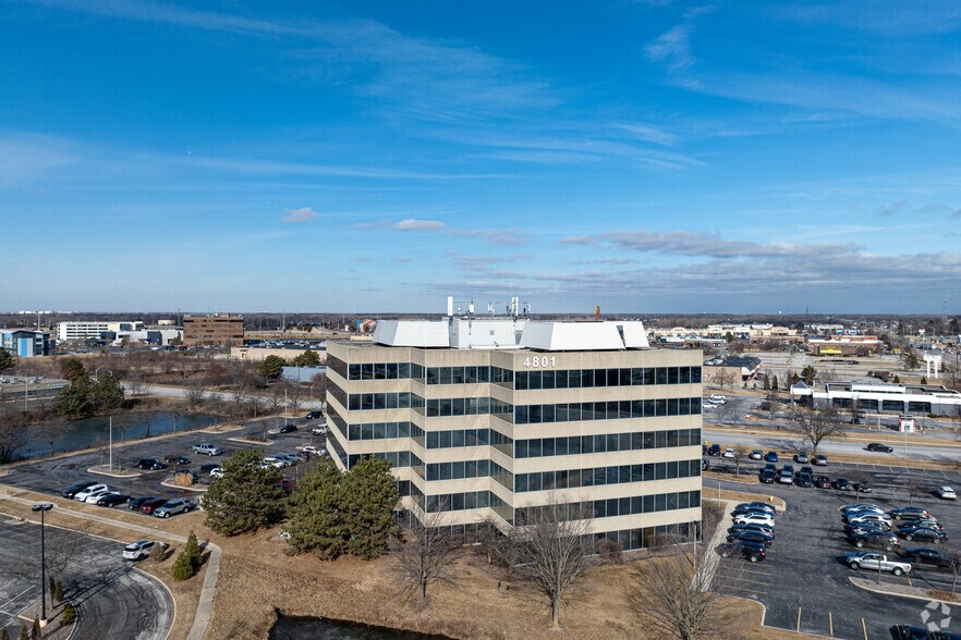 More Photos Of 4801 Southwick Dr, Matteson Medical For Lease