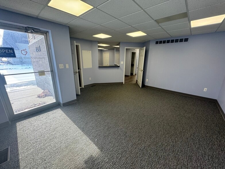 More Photos Of 2400 Union Lake Rd, Commerce Township Medical For Lease