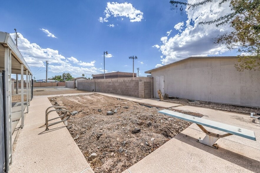 More Photos Of 3850 Leon Ave, Las Vegas Service For Sale