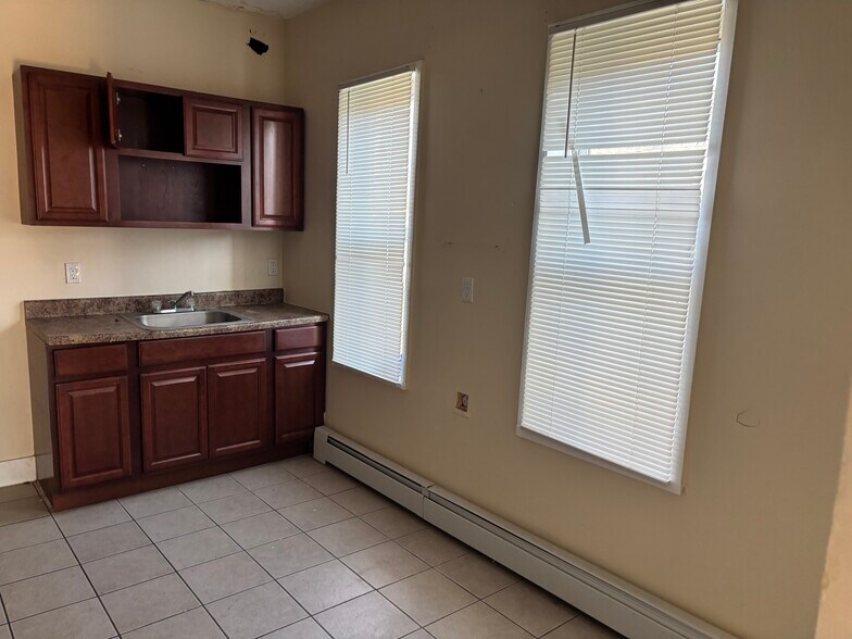 More Photos Of 373 Blatchley Ave, New Haven Apartments For Sale