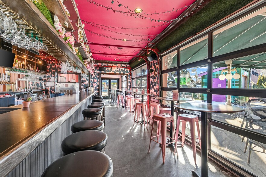 More Photos Of 2501 & 2519 Marshall St NE, Minneapolis Restaurant For Sale