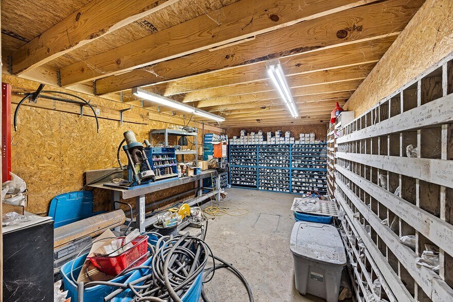 More Photos Of 2819 Highway 54, Paris Industrial For Sale