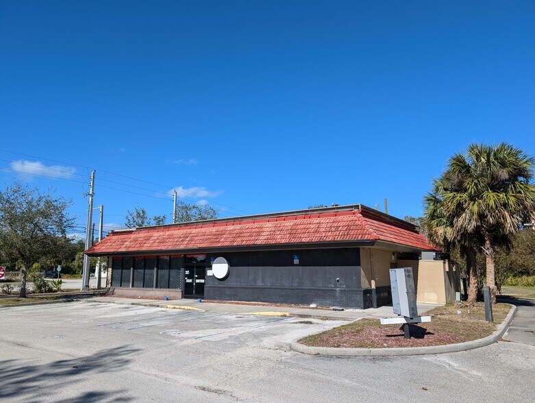 More Photos Of 8680 Us-1, Sebastian Fast Food For Lease