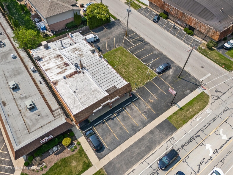 More Photos Of 17702 Oak Park Ave, Tinley Park Storefront Retail Office For Sale