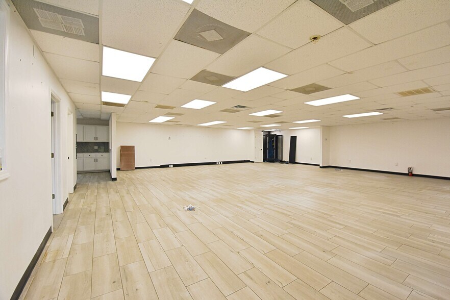 More Photos Of 833 Old Highway 45, Saltillo Freestanding For Lease