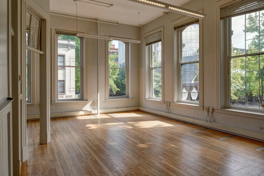 More Photos Of 222-228 NW Davis, Portland Office For Lease