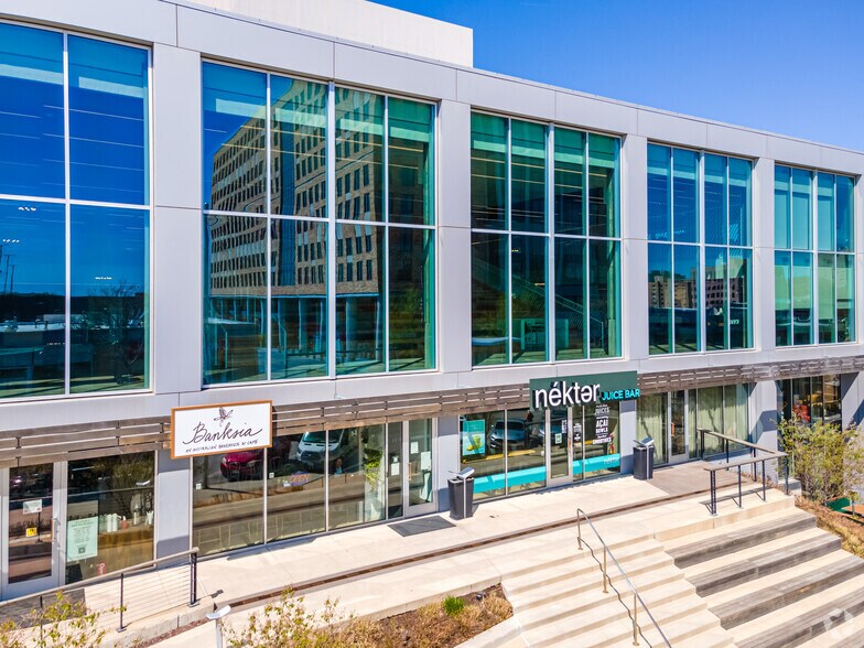 More Photos Of 4800 Main St, Kansas City Office For Lease