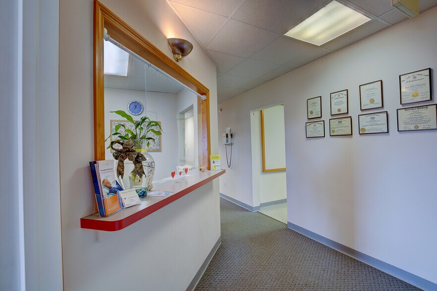 More Photos Of 1980 Pa-54 Hwy, Montgomery Office For Sale