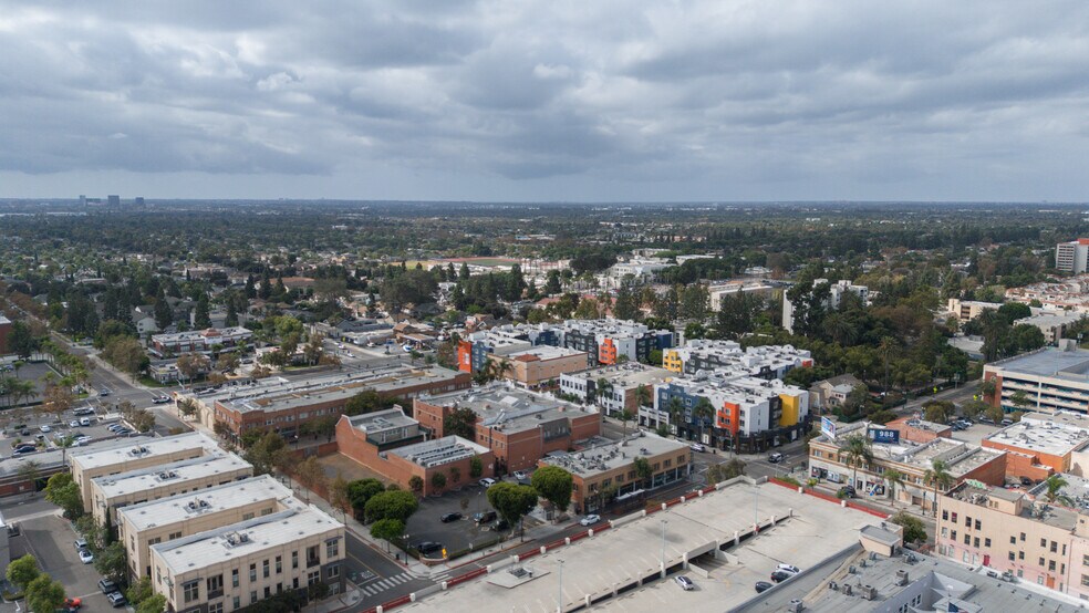 More Photos Of 104 E 4th St, Santa Ana General Retail For Sale