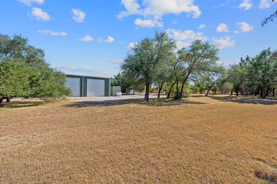 More Photos Of 217 Southern Dr, Johnson City Flex For Lease