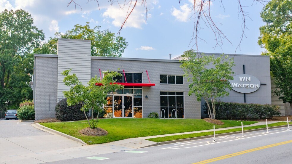 Primary Photo Of 333 W Broad St, Greenville Service Station For Sale