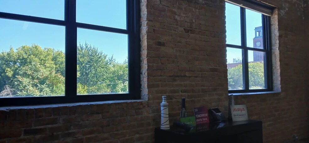 More Photos Of 4256 N Ravenswood Ave, Chicago Loft Creative Space For Lease