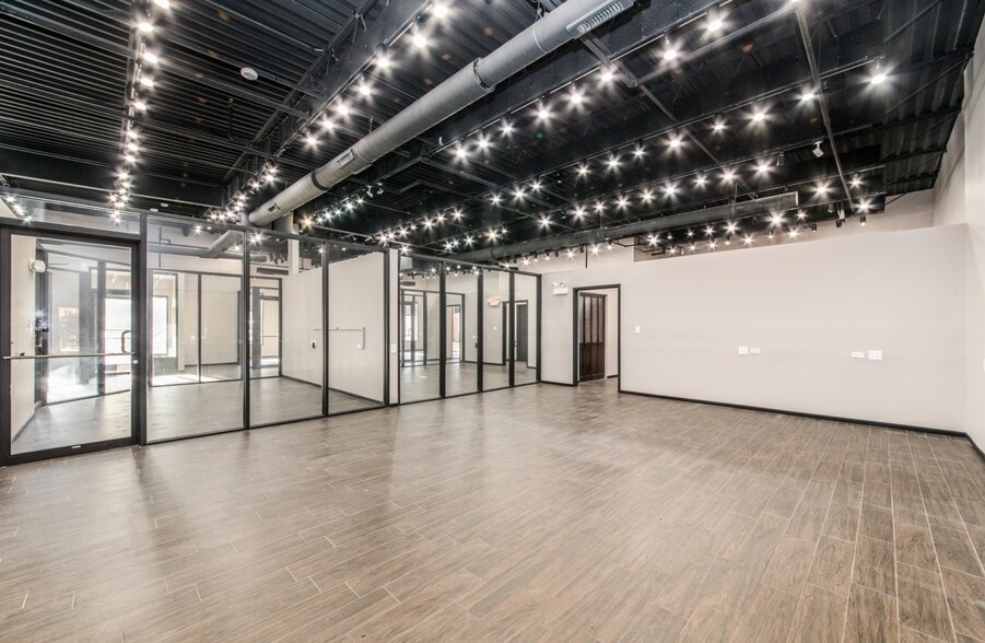 More Photos Of 1645 S River Rd, Des Plaines Office For Sale