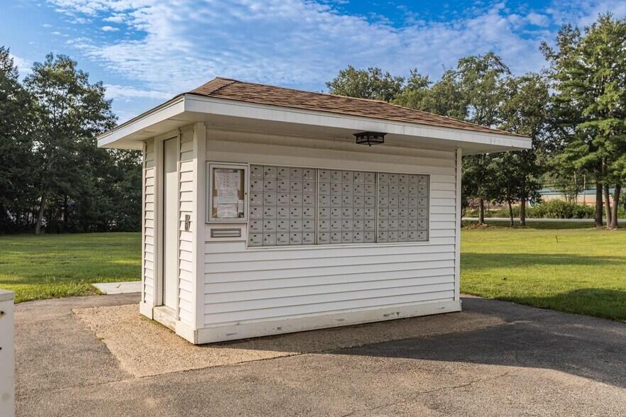 More Photos Of 11 Tamarack Lane -1, Rochester Manufactured Housing Mobile Home Park For Sale