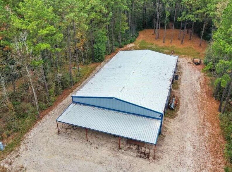 More Photos Of 202 W Stroker Rd, Crosby Warehouse For Lease