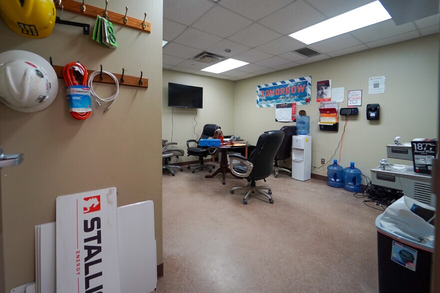 More Photos Of 8609 Lone Tree Rd, Victoria Industrial For Sale