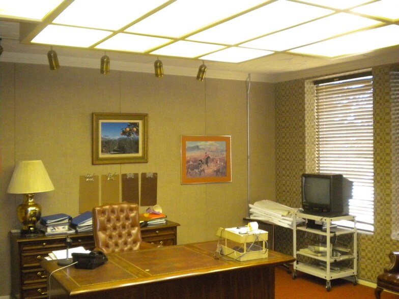 More Photos Of 700 Center St, Orange Cove Manufacturing For Sale