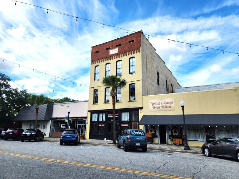 More Photos Of 1423-1425 Newcastle St, Brunswick Storefront For Sale